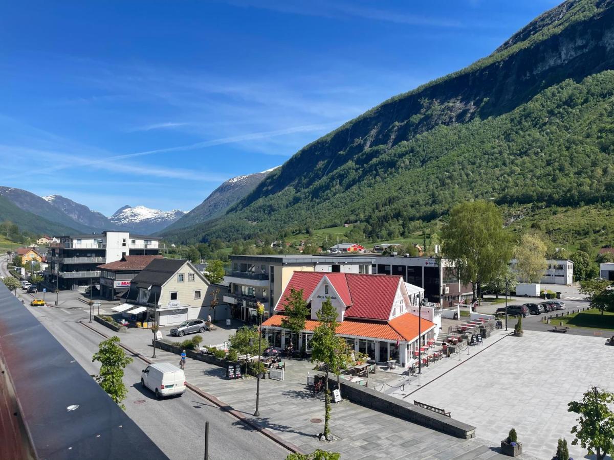 Stryn House - Hotel & Apartments Extérieur photo