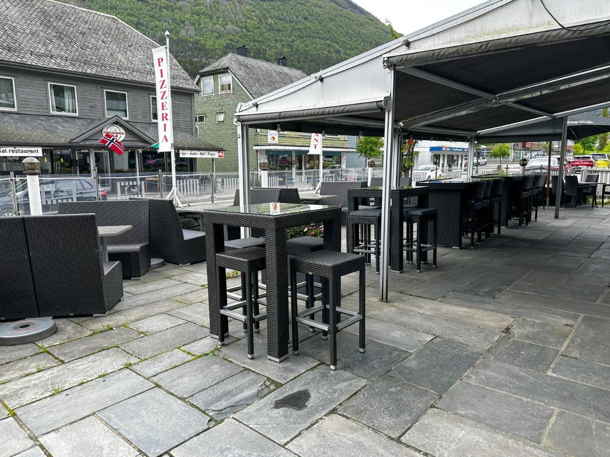 Stryn House - Hotel & Apartments Extérieur photo