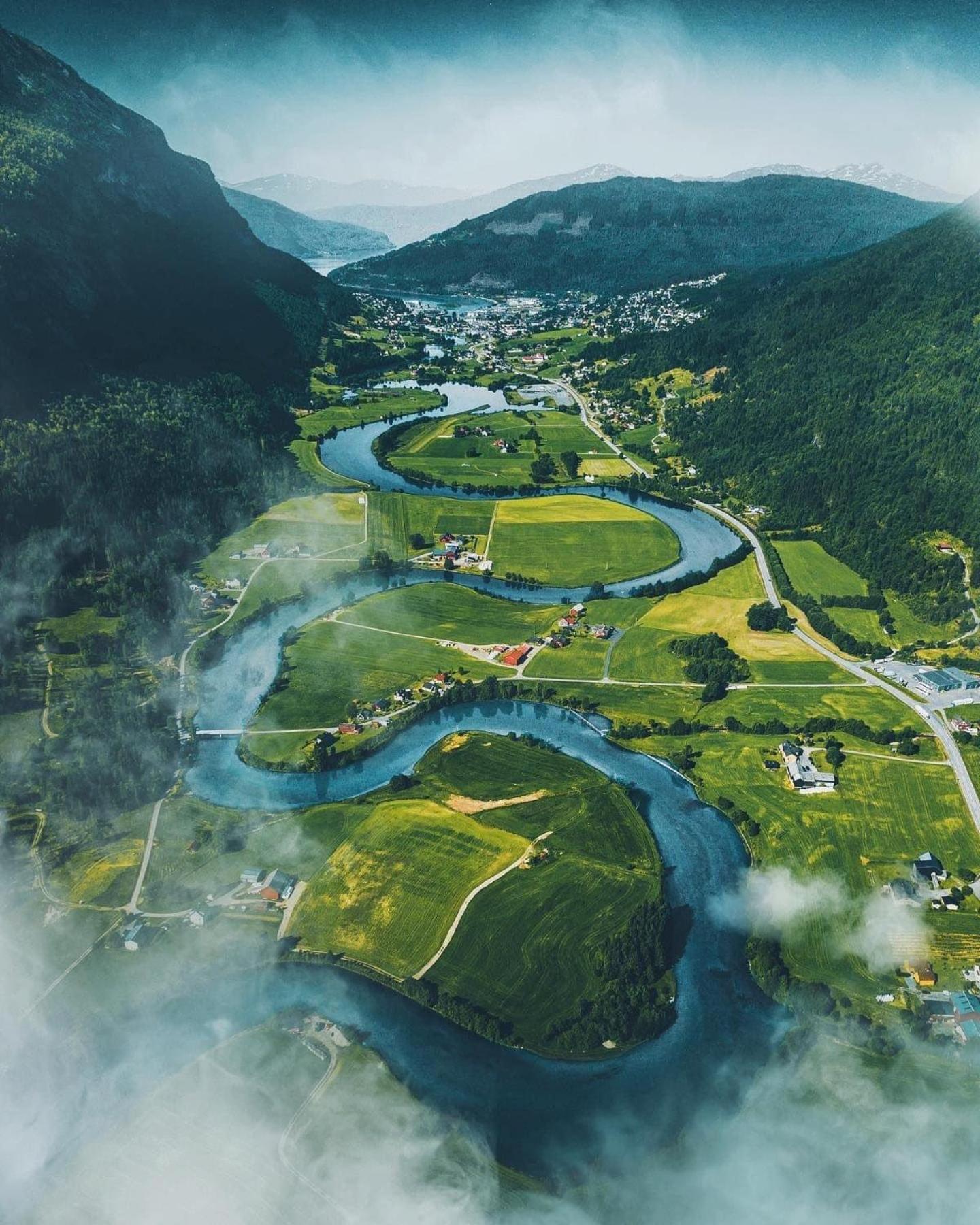 Stryn House - Hotel & Apartments Extérieur photo