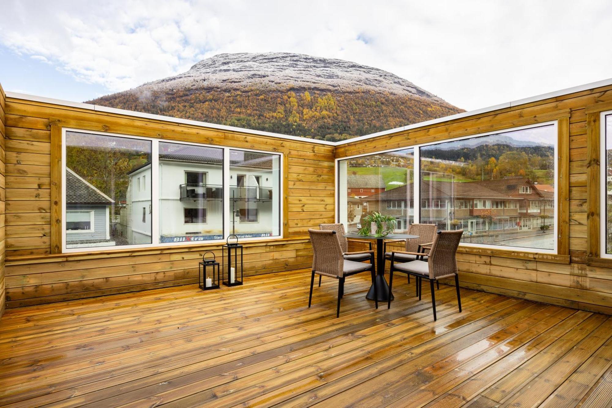 Stryn House - Hotel & Apartments Extérieur photo
