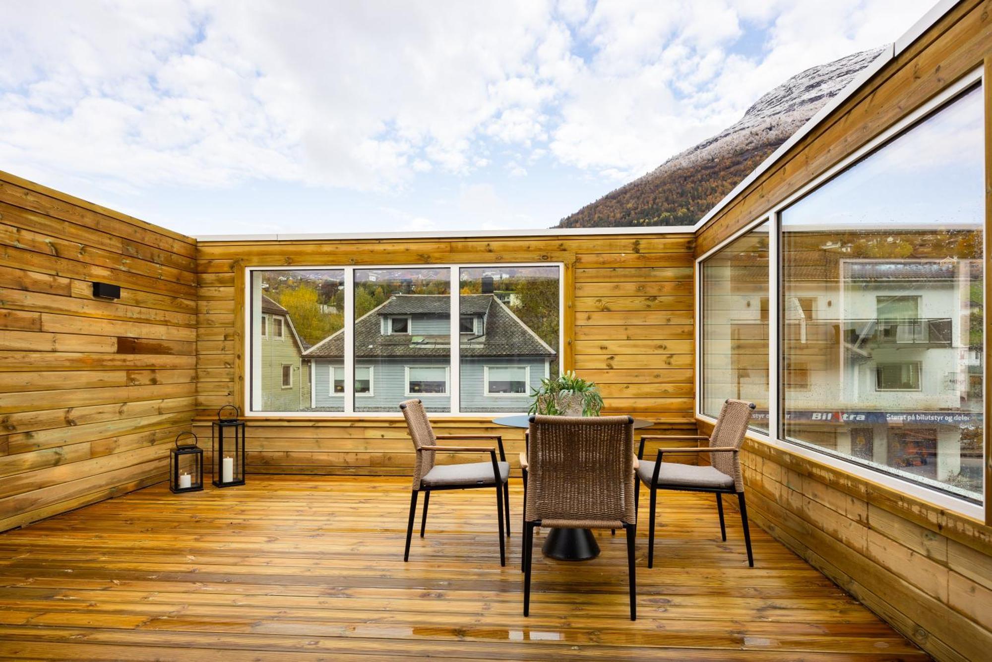 Stryn House - Hotel & Apartments Extérieur photo