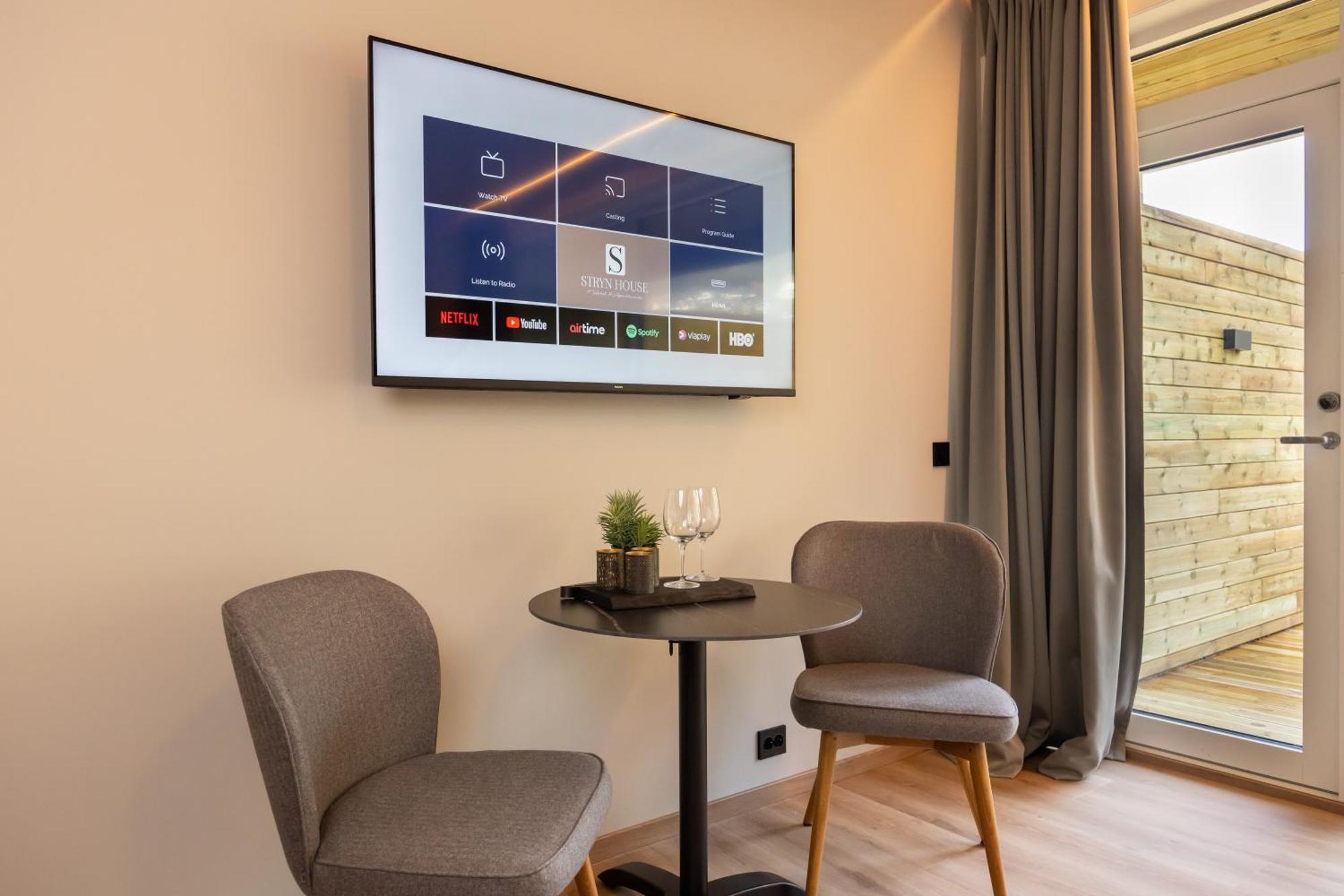 Stryn House - Hotel & Apartments Extérieur photo